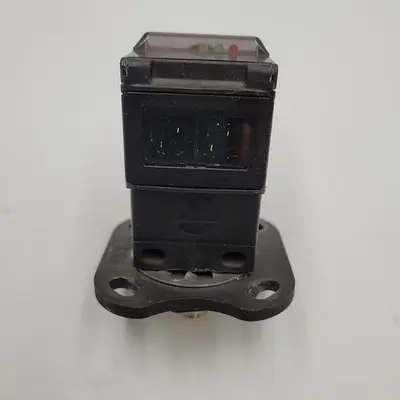 USED ALLEN-BRADLEY ALLEN BRADLEY 42GRU-9200-QD SER B PHOTO ELECTRIC SWITCH