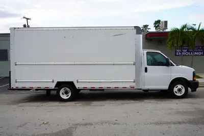 Used 2017 GMC SAVANA G3500 Box trucks Florida US | Truck and Van Outlet #1541709