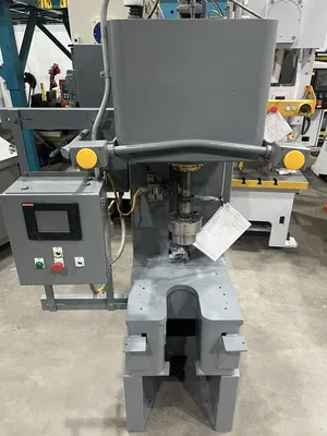 USED DENISON DENISON GC01C64D36S06 PRESS