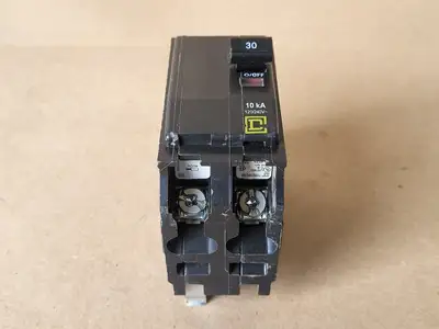 USED SQUARE D QO230