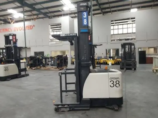Used 2018 CROWN SP4050-30 Order Pickers | Russell Equipment #724712
