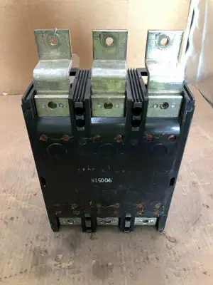 Cutler-Hammer LS36060YA 3 Pole 600A Molded Case Circuit Breaker 600VAC 250VDC