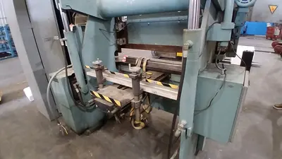 USED 1995 ACCURPRESS 7606