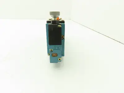 MAC 93A-EAB-000-DM-DJAP-4DG Pneumatic Double Solenoid 4/3 Spool Valve 120V