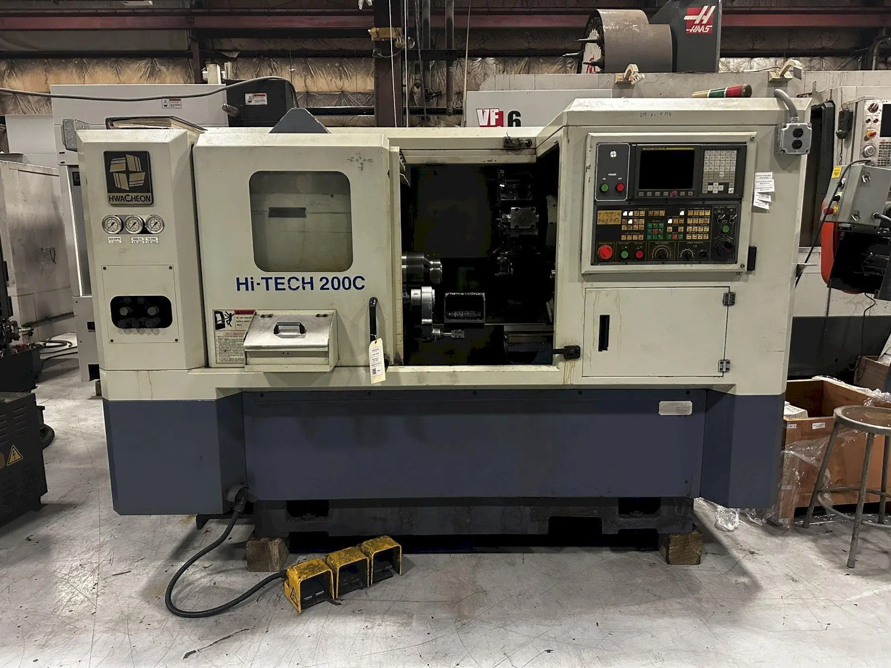 USED 2004 HWACHEON HI-TECH 200CL