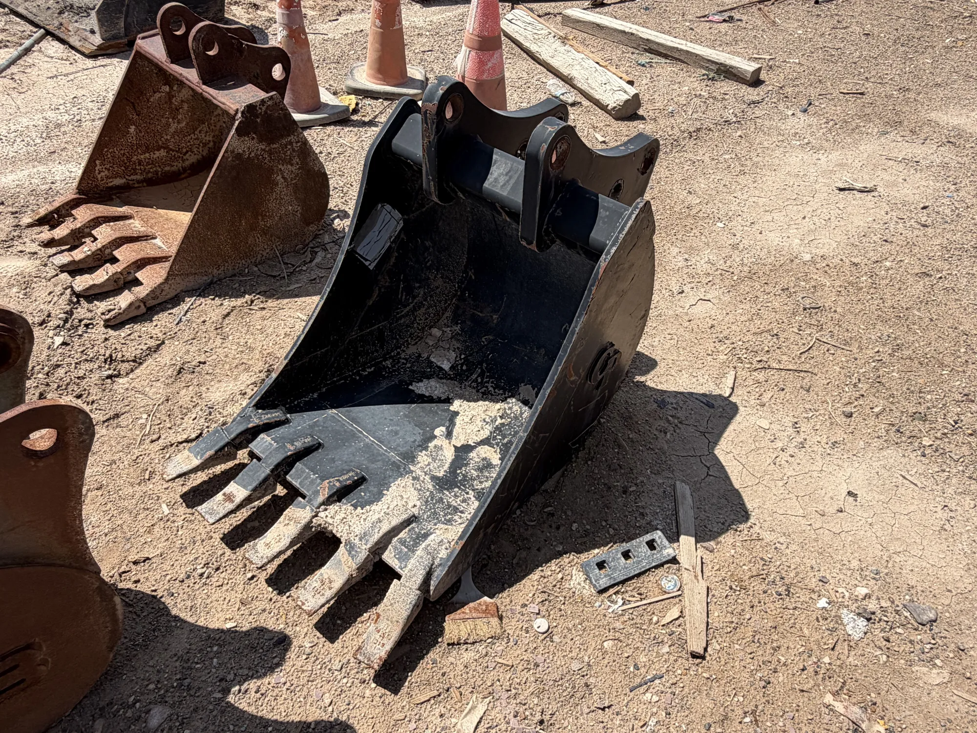 Used _UNKNOWN_ _UNKNOWN_ Multipurpose Buckets Texas US | Miedema Asset Management Group #1312858