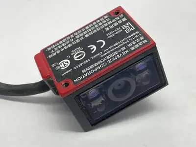USED KEYENCE FIXED-TYPE ULTRA-COMPACT CODE READER, MIDDLE RANGE CUT CABLE