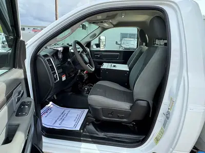 Used 2017 VERSALIFT SST40EIH-02 Bucket (boom) trucks Florida US | Truck and Van Outlet #1509171