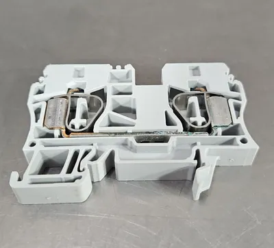 Allen Bradley 1492-L10 Terminal Block. Loc 3D-32