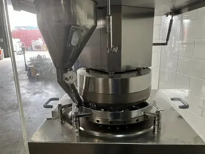 USED 2005 VANGUARD PHARMACEUTICAL MACHINERY VRP1124