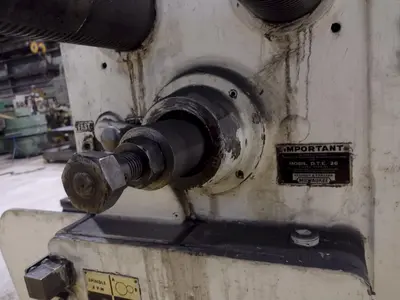 USED KEARNEY & TRECKER 1536A