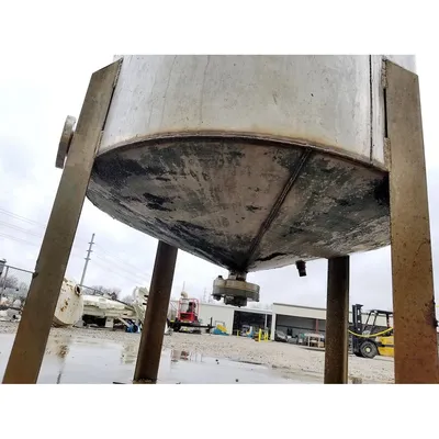 Used 500 GALLON STAINLESS STEEL TANK with Pipe Coils