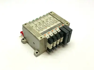VV5Q21-06N7FU0-S,VQ2200N-5,VQC2400N-5 | SMC VV5Q21-06N7FU0-S Manifold Base w/ Solenoids - For parts or not working