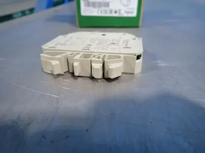 USED SCHNEIDER ELECTRIC GB2CB06