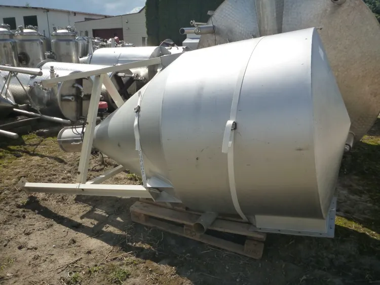Used _UNKNOWN_ 2400 L Bins PL | Perry Equipment #121679