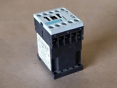 USED SIEMENS 3RT1516-1AK60