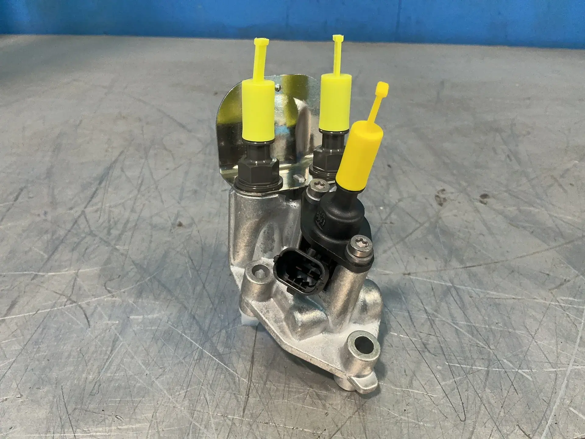 Used 2007 BOSCH 0444043073 Solenoid Valves Ohio US | HGR 24 #1515836