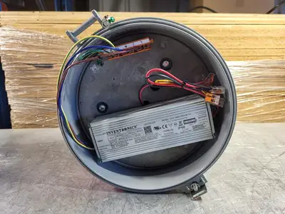 NEW CROUSE-HINDS VMVL-11-2TW-R1-UNV1-S890