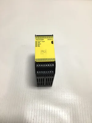 Banner XS26-2 Safety Controller Base Control Module