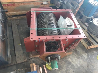 United Conveyor Corporation 2103-131-01210 Crusher 33"  FLT Seal CS New Storeroom Spare