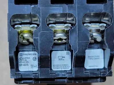 USED SQUARE D QOB330