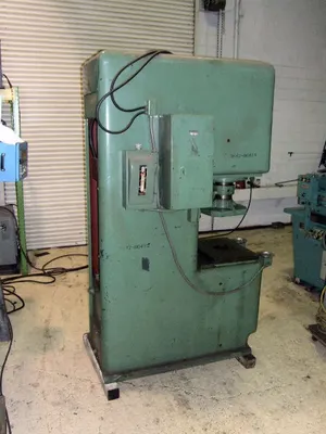 Denison 25 Ton