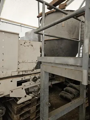 USED HOSOKAWA TWO-STAGE PLASTIC SHREDDING AND GRANULATION SYSTEM