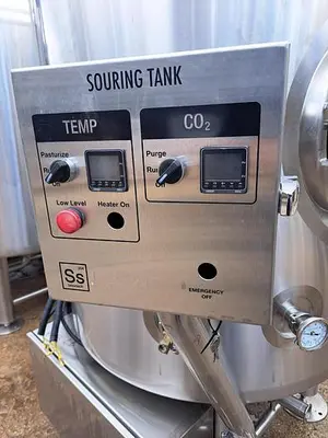 Tank, 200 Gallon, Stainless Steel, Insulated, Dish Top & Bottom, 36" X 48" #S745518