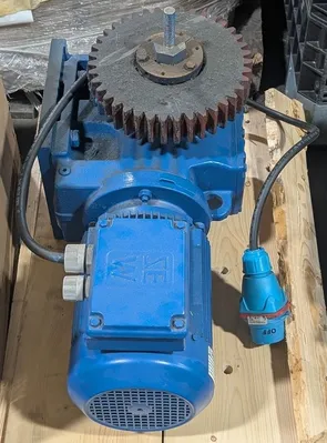 SEW Eurodrive Geared Motor Assembly 1680 RPM In 208 RPM Out 230YY/460Y 5 HP Used