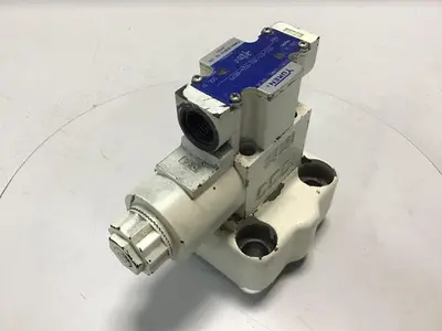 USED YUKEN DSG-01-2B2-D24-6079
