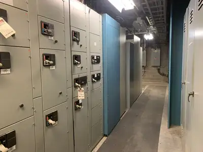 Five Star Double-Sided Motor Control Center (MCC), 600V Max., 1000A, 13 Buckets
