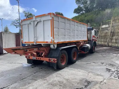 USED 2006 AUTOCAR XPEDITOR