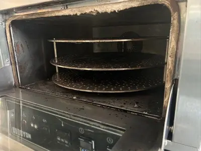 Doyon Model FPR3 - 3 Rotating Deck Pizza Oven - 208V 1 PhaseDoyon Model FPR3 - 3 Rotating Deck Pizza Oven - 208V 1 Phase