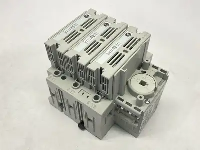 USED ALLEN-BRADLEY SER. A FUSIBLE DISCONNECT SWITCH, 3-POLE, 30A