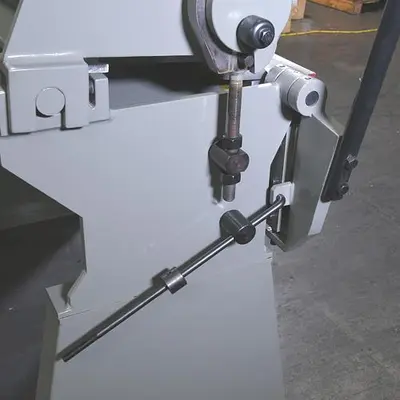 GMC _UNKNOWN_ Manual Brakes | Punch Press and Shear (2)