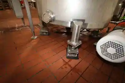 500 gal mueller stainless steel tank