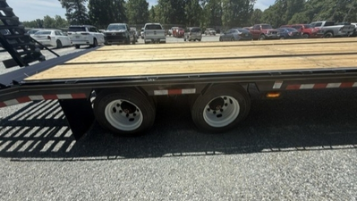 USED 2026 Kaufman Deluxe FET HD Deck-Over Gooseneck