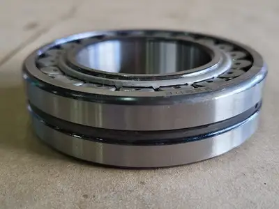 NEW SKF 22211E
