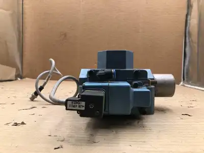 MAC 54952052 2 position, 3 way, 3 ported Solenoid Valve VAC to 150PSI