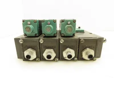 081SS600M000061 Pneumatic Flexiblok Manifold 3 Spool Valve 24VDC