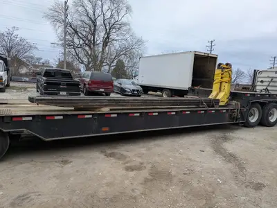 USED 1900 TAYLOR BOAT LIFT