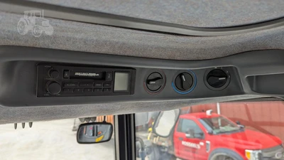 USED 1998 NEW HOLLAND TS100