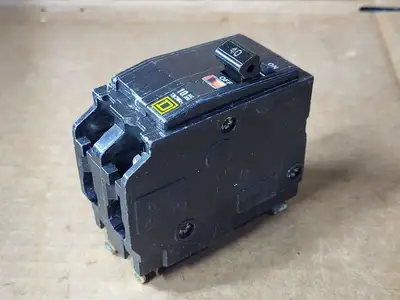 USED SQUARE D QO240