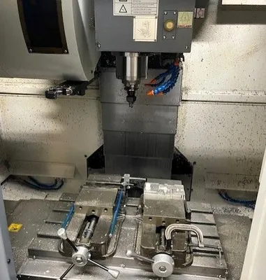 2018 AKIRA SEIKI SR2 Vertical Machining Centers | Midstate Machinery (3)