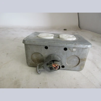 Iberville 15A Receptacle