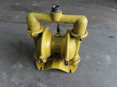 Versa-Matic Double Diaphragm Pump, 1.5"-1.25"
