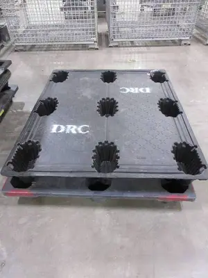 MISC  PLASTIC/FIBER PALLETS