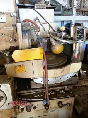 Cincinnati Milacron/Heald Model 261-16 16" Rotary Grinder