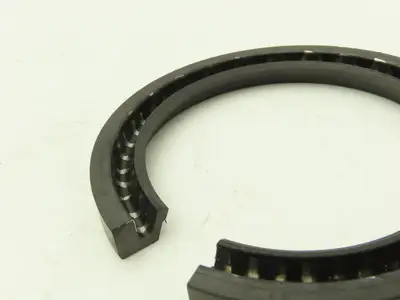 Klozure 25003-5023 Oil Seal Split Mill-Right N 3.00" Shaft 4.00" Bore  Lot of 3