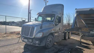 USED 2018 FREIGHTLINER CASCADIA
